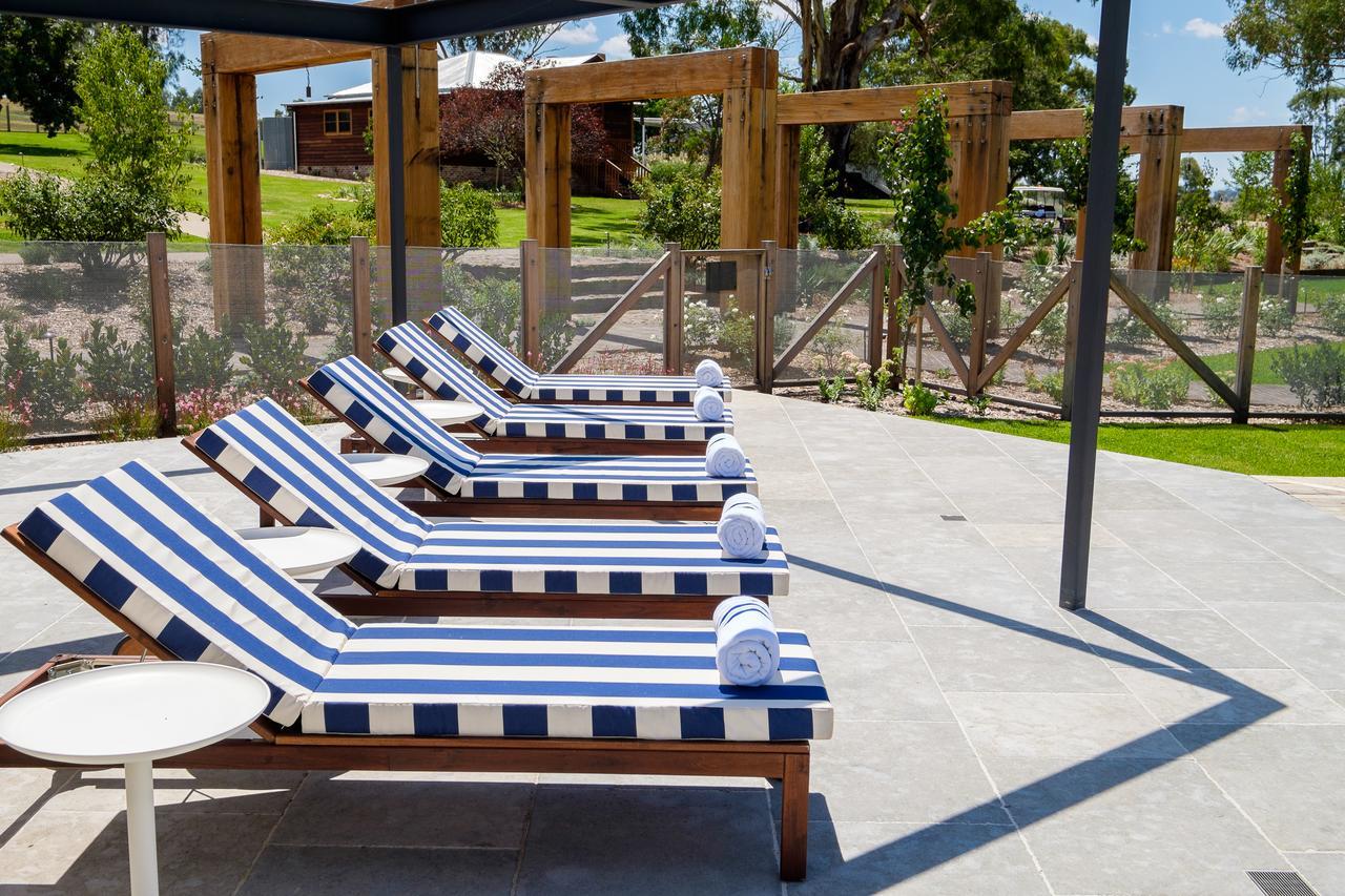 Goonoo Goonoo Station Hotel Tamworth Exterior foto Pool at the Hotel