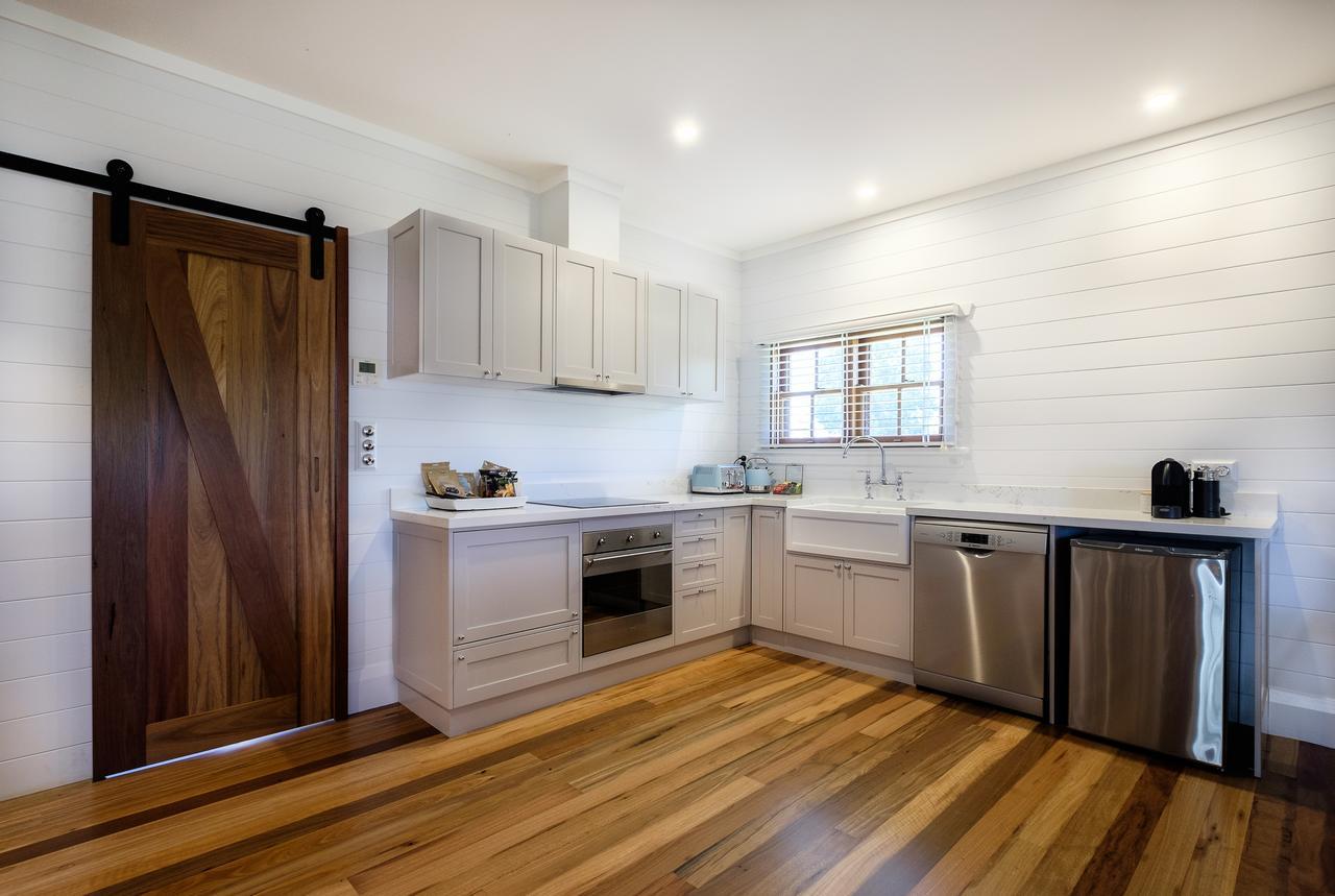 Goonoo Goonoo Station Hotel Tamworth Exterior foto A modern Australian kitchen