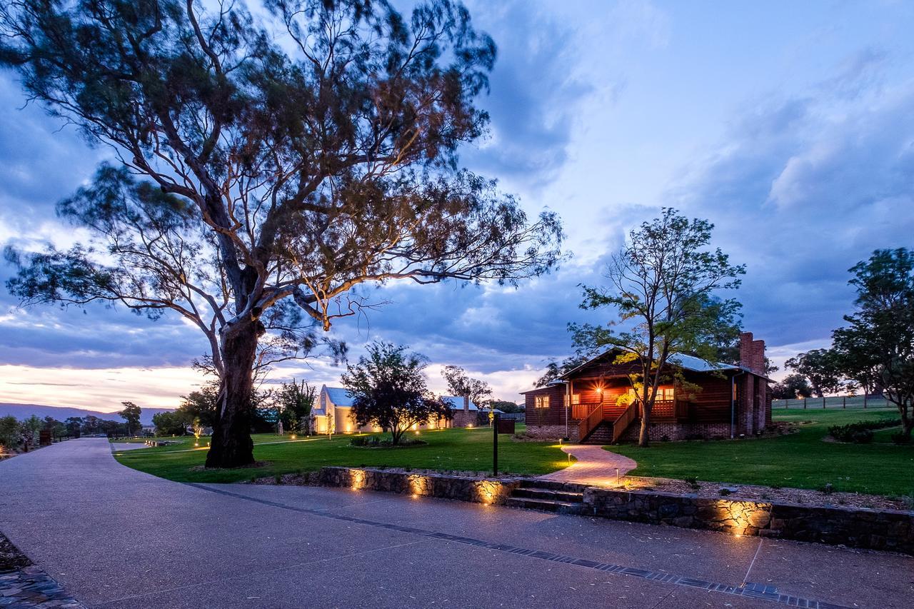 Goonoo Goonoo Station Hotel Tamworth Exterior foto The main building at the resort