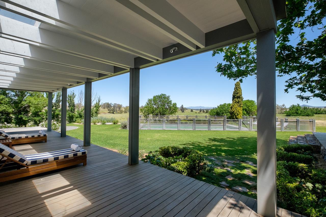Goonoo Goonoo Station Hotel Tamworth Exterior foto The deck at the clubhouse